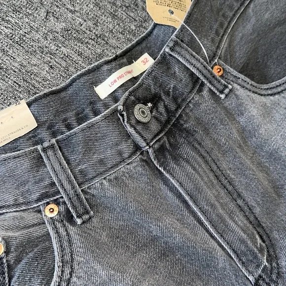 LEVIS - Picture 3 of 5